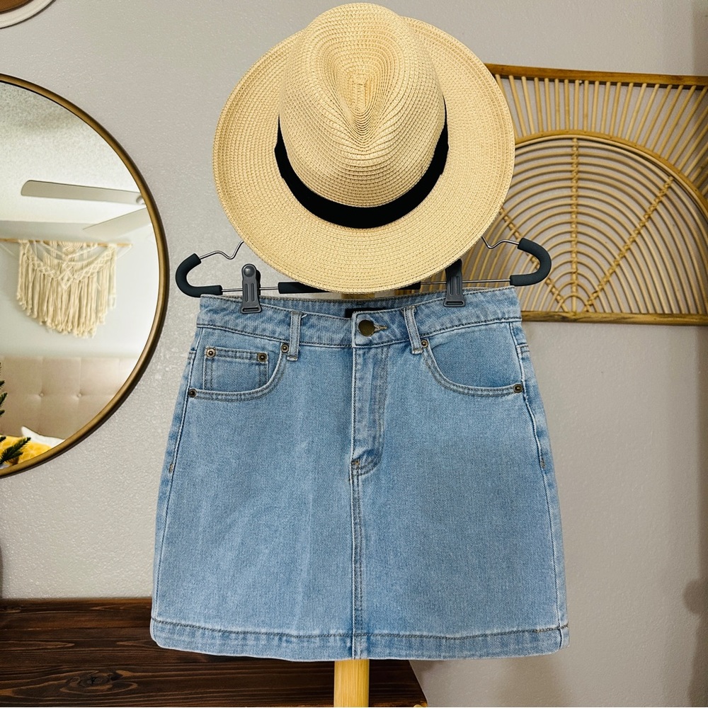 CUTE DENIM MINI SKIRT!🌿☀️